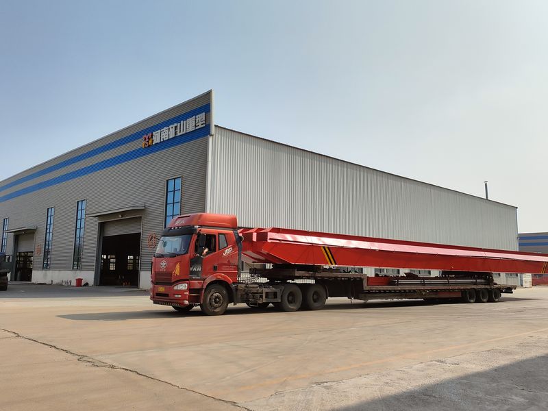4臺(tái)電動(dòng)單梁起重機(jī)，LD10t-26.53m，發(fā)往浙江交付客戶(hù)使用。